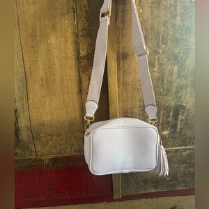 CROSS BODY TRUE LAVENDER BAG  NO NAME BRAND